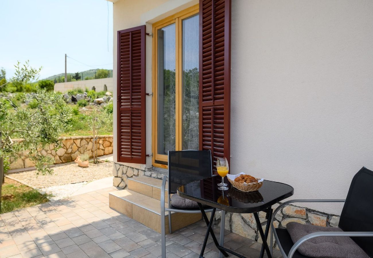 Studio in Drenje - Relaxing Summer Apartment - Pool, Sauna, Jacuzzi 9
