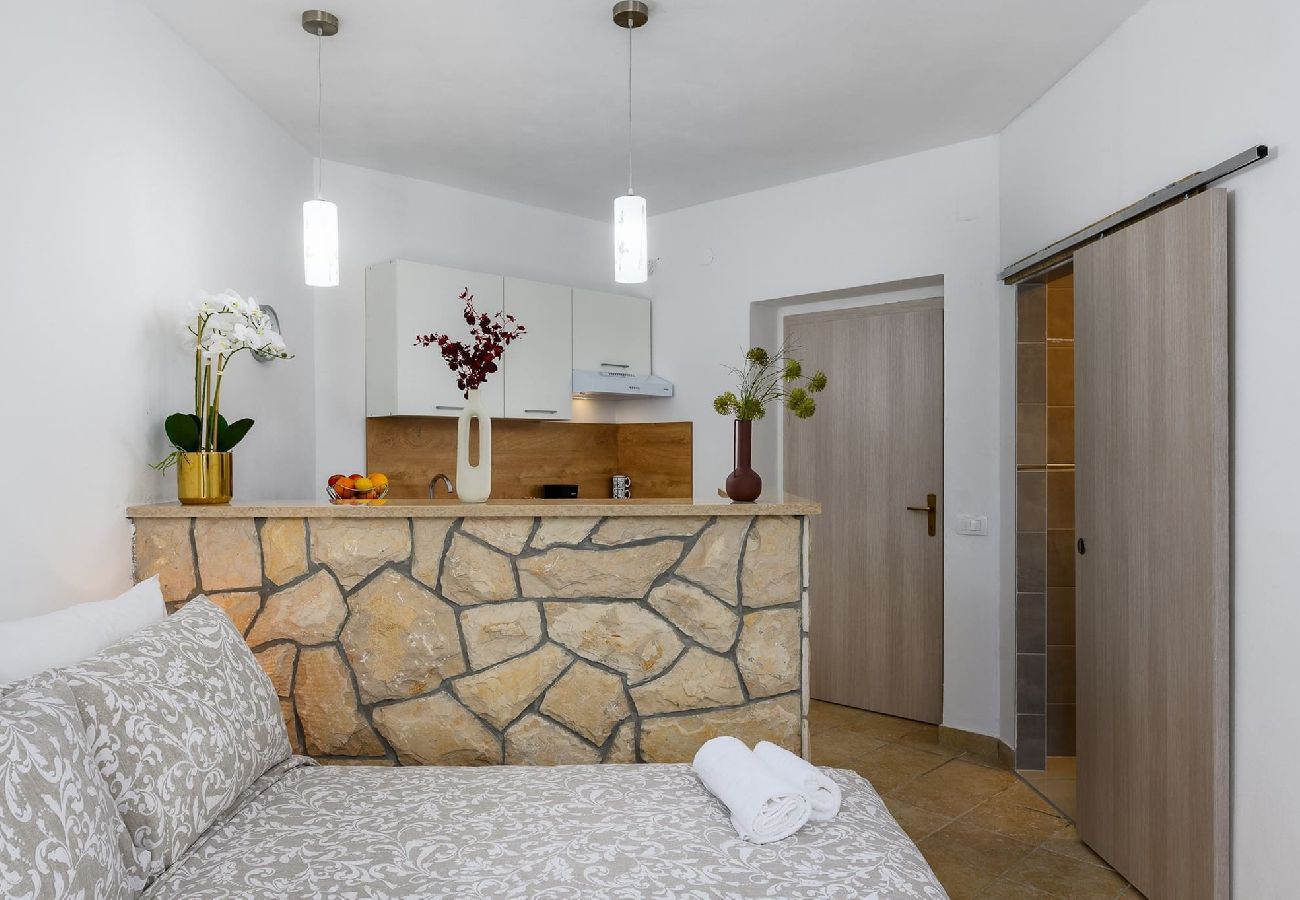 Studio in Drenje - Relaxing Summer Apartment - Pool, Sauna, Jacuzzi 9