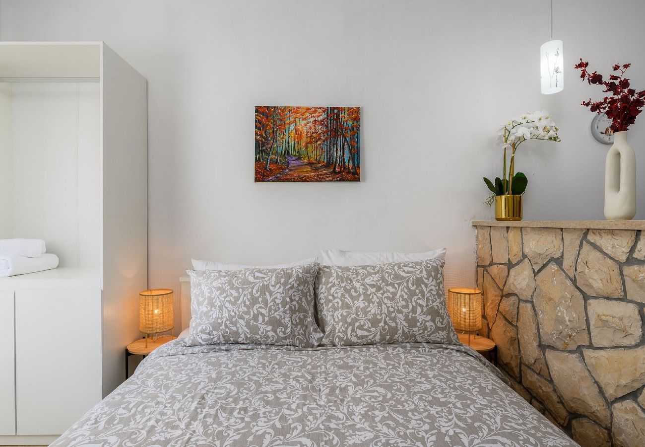 Studio in Drenje - Relaxing Summer Apartment - Pool, Sauna, Jacuzzi 9