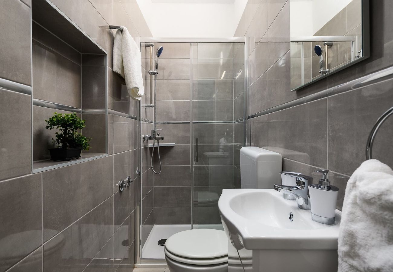 Studio in Drenje - Relaxing Summer Apartment - Pool, Sauna, Jacuzzi 9