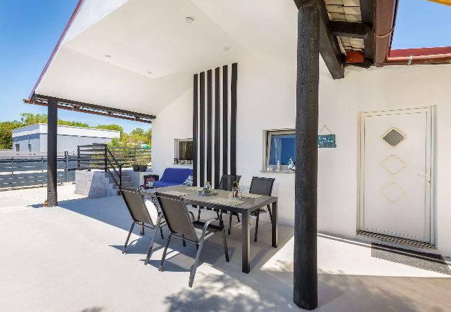 House in Peroj - Eco Beach House Corrine - 100 m from the Beach House in Peroj - Eco Beach House Corrine - 100 m from the Beach