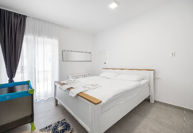 Apartment in Banjol - Modern Interior and Relaxing Environment - Max 2 Apartment in Banjol - Modern Interior and Relaxing Environment - Max 2