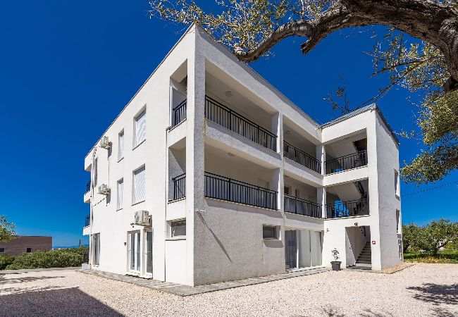 Apartment in Banjol - Modern Interior and Relaxing Environment - Max 2 Apartment in Banjol - Modern Interior and Relaxing Environment - Max 2