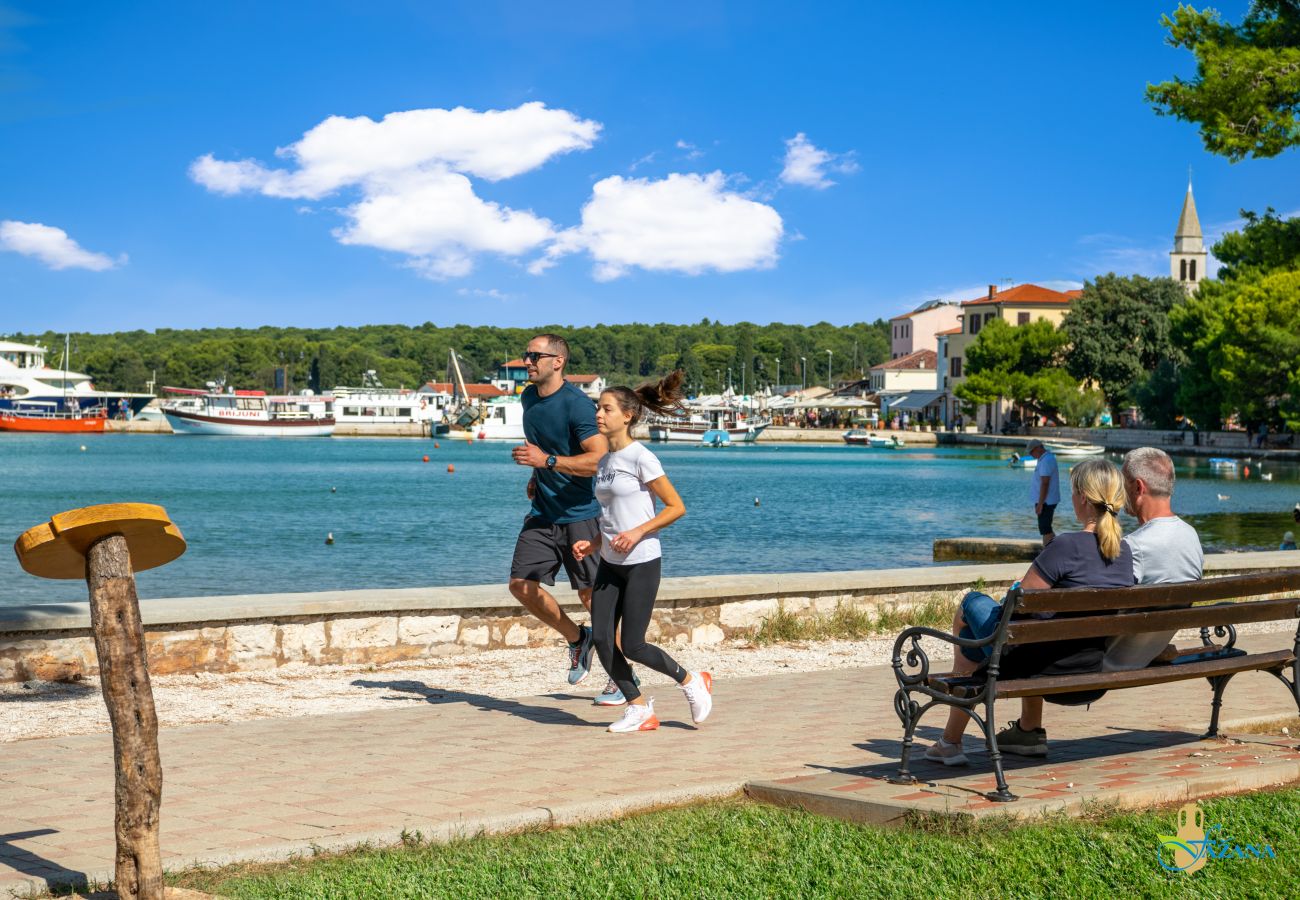 Apartment in Fažana - Apartment Ivana - Sea View, Pet Friendly 