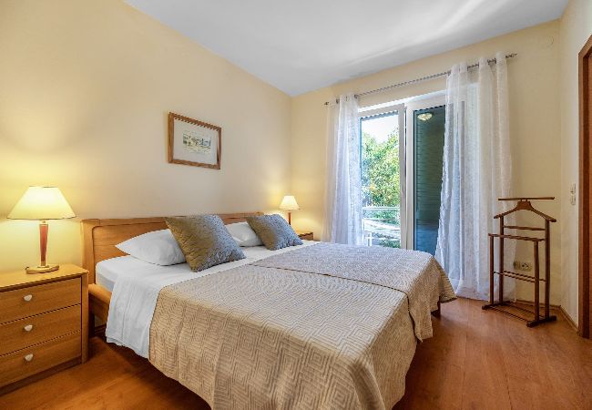 Apartment in Banjol - Magical Garden with Shared Jacuzzi - Blanka A2 Apartment in Banjol - Magical Garden with Shared Jacuzzi - Blanka A2