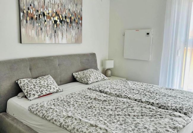 Apartment in Banjol - Sea View and Wonderful Balcony - Max 3 Apartment in Banjol - Sea View and Wonderful Balcony - Max 3