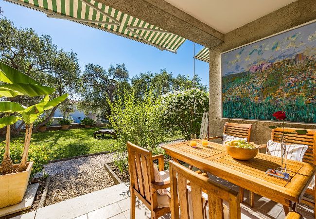 Studio in Banjol - Magical Garden, Shared Jacuzzi - Studio Blanka  Studio in Banjol - Magical Garden, Shared Jacuzzi - Studio Blanka