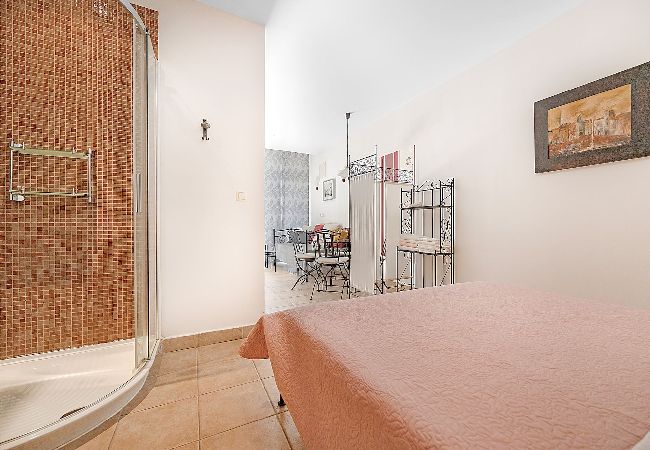 Studio in Banjol - Magical Garden, Shared Jacuzzi - Studio Blanka  Studio in Banjol - Magical Garden, Shared Jacuzzi - Studio Blanka