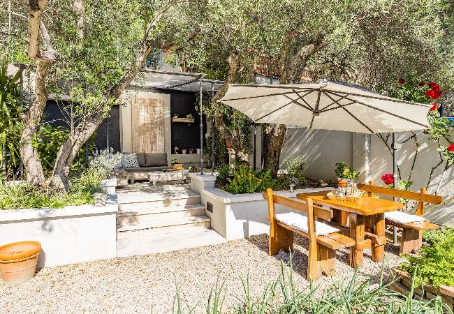 Studio in Banjol - Magical Garden with Shared Jacuzzi - Blanka C2 Studio in Banjol - Magical Garden with Shared Jacuzzi - Blanka C2