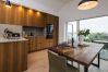 Cottage in Roundstone - Luxury Sea Cottage - Within The Village