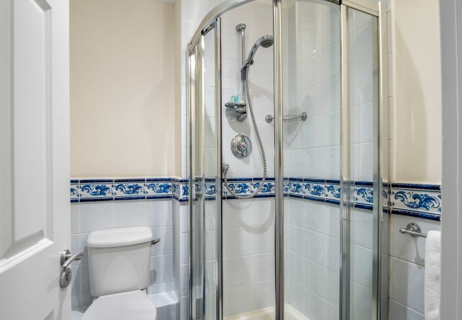 Apartment in Clifden - 4 Harbour Heights - Sea Views that Wow Apartment in Clifden - 4 Harbour Heights - Sea Views that Wow