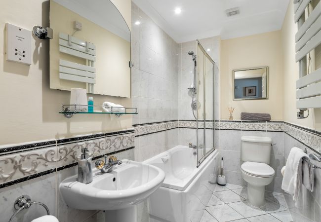 Apartment in Clifden - 4 Harbour Heights - Sea Views that Wow Apartment in Clifden - 4 Harbour Heights - Sea Views that Wow