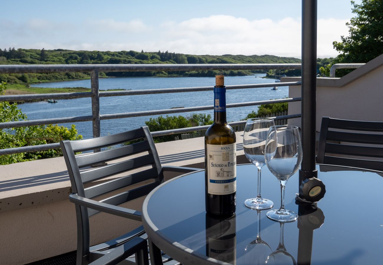 Apartment in Clifden - 4 Harbour Heights - Sea Views that Wow