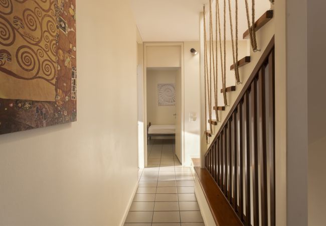 Terraced House in Athens - Spacious 3bdr Townhouse with Monumental View Terraced House in Athens - Spacious 3bdr Townhouse with Monumental View