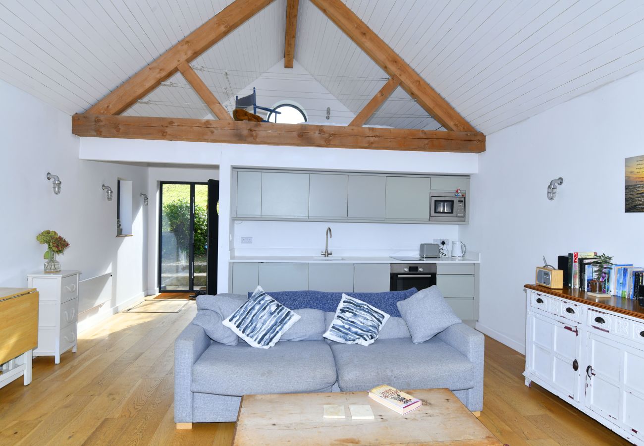 Chalet in Dittisham - Water Edge Boathouse - On the River Dart