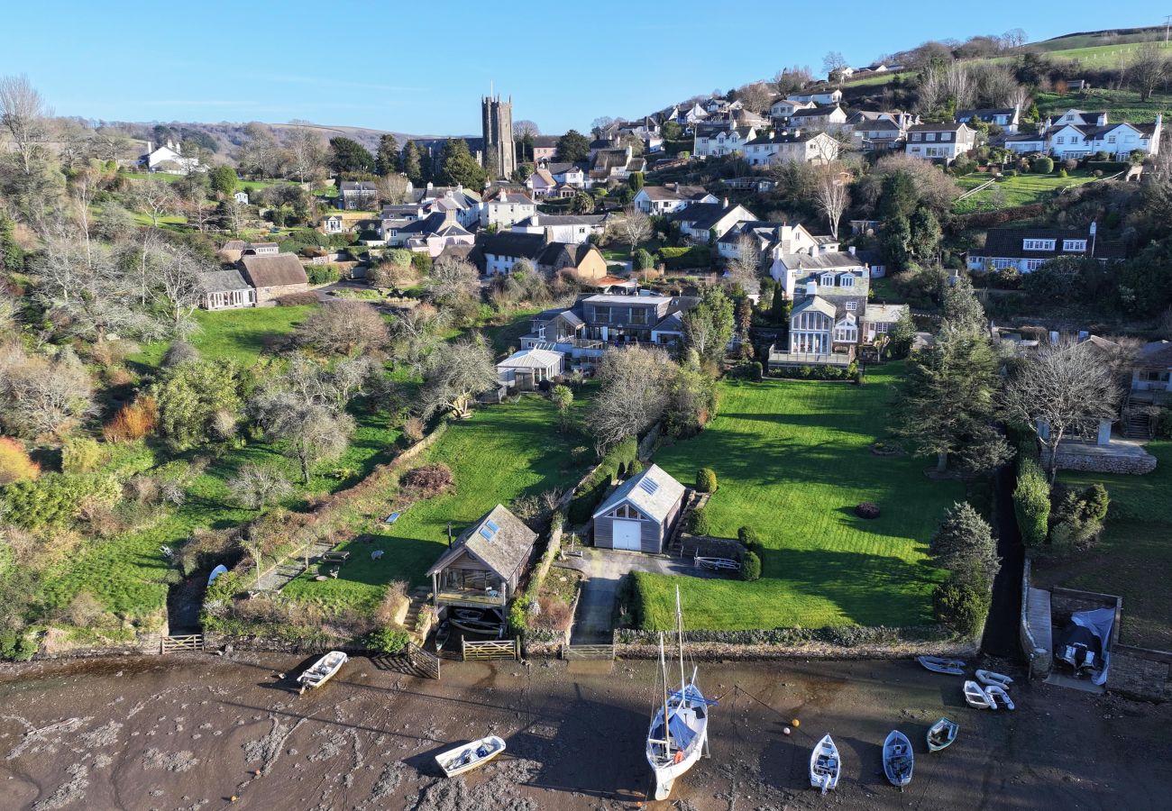 Chalet in Dittisham - Water Edge Boathouse - On the River Dart