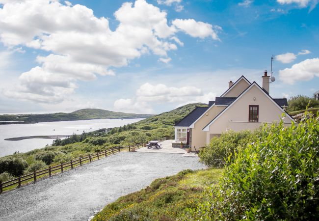 House in Clifden - Sky Road Lodge- Beautiful Views  House in Clifden - Sky Road Lodge- Beautiful Views