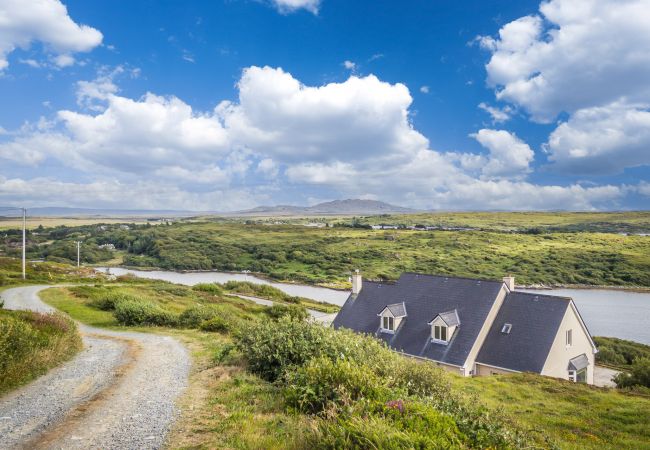 House in Clifden - Sky Road Lodge- Beautiful Views  House in Clifden - Sky Road Lodge- Beautiful Views