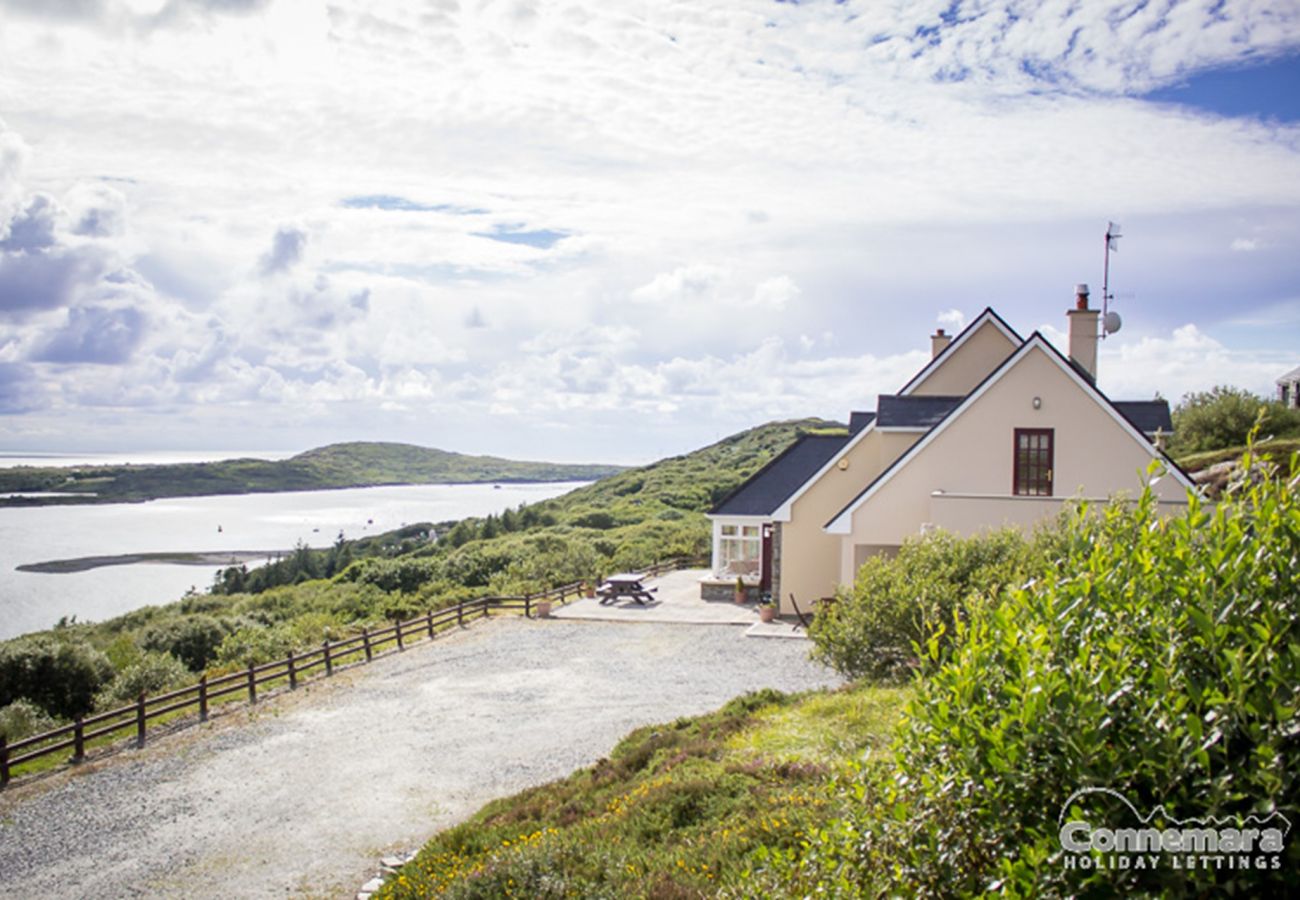 House in Clifden - Sky Road - Beautiful Views 