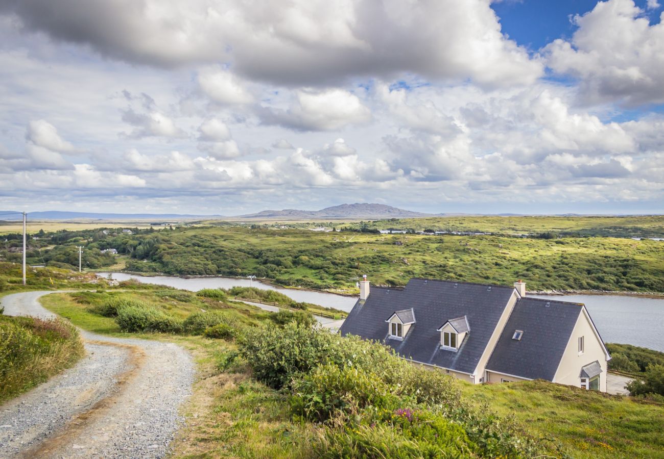 House in Clifden - Sky Road - Beautiful Views 