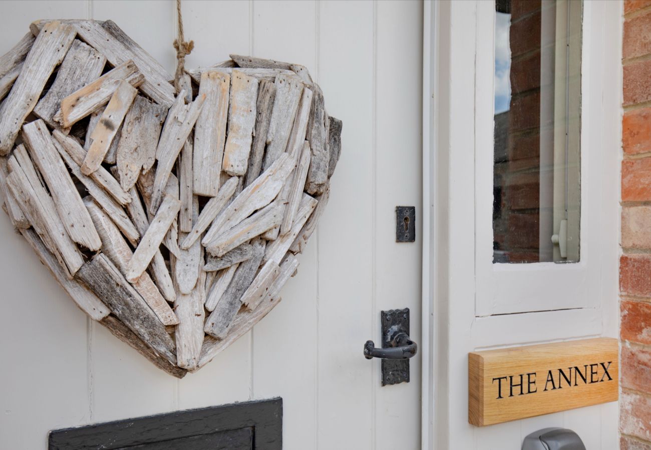 House in Chagford - Linscott Farmhouse - Boutique retreat with hot tub and natural pool