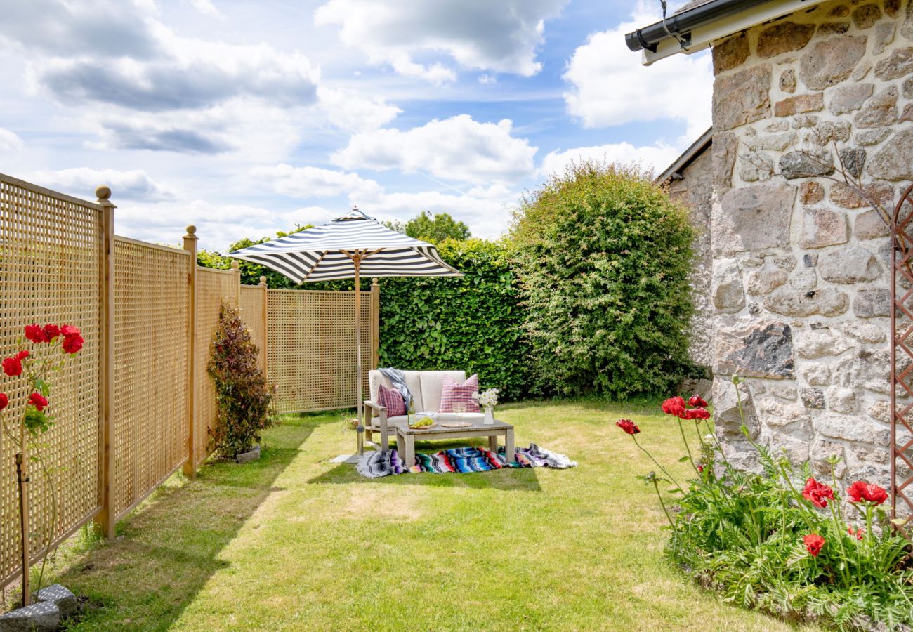 House in Chagford - Linscott Farmhouse - Boutique retreat with hot tub and natural pool