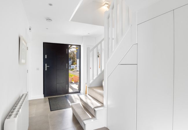 House in Roundstone - West Haven -  A Coastal Retreat in the Heart of Roundstone House in Roundstone - West Haven -  A Coastal Retreat in the Heart of Roundstone