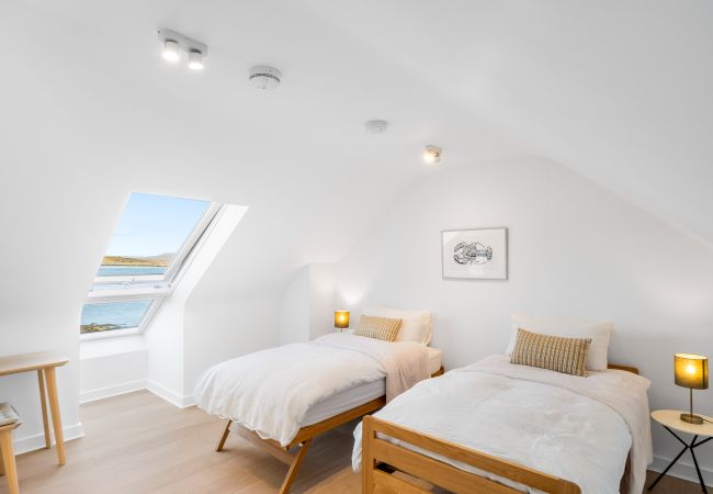 House in Roundstone - West Haven -  A Coastal Retreat in the Heart of Roundstone House in Roundstone - West Haven -  A Coastal Retreat in the Heart of Roundstone