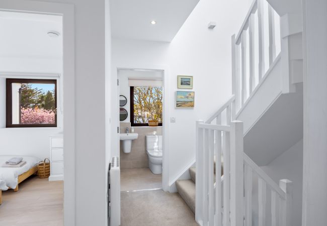 House in Roundstone - West Haven -  A Coastal Retreat in the Heart of Roundstone House in Roundstone - West Haven -  A Coastal Retreat in the Heart of Roundstone