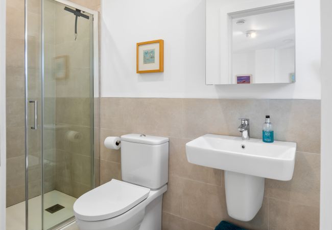 House in Roundstone - West Haven -  A Coastal Retreat in the Heart of Roundstone House in Roundstone - West Haven -  A Coastal Retreat in the Heart of Roundstone