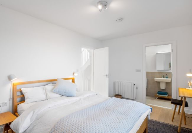 House in Roundstone - West Haven -  A Coastal Retreat in the Heart of Roundstone House in Roundstone - West Haven -  A Coastal Retreat in the Heart of Roundstone