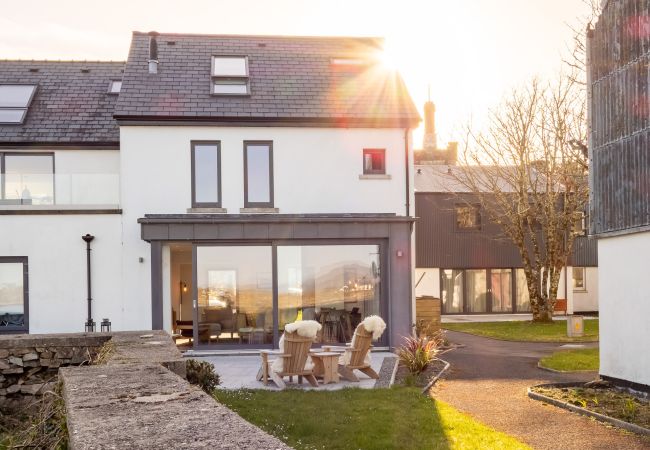 House in Roundstone - West Haven -  A Coastal Retreat in the Heart of Roundstone House in Roundstone - West Haven -  A Coastal Retreat in the Heart of Roundstone