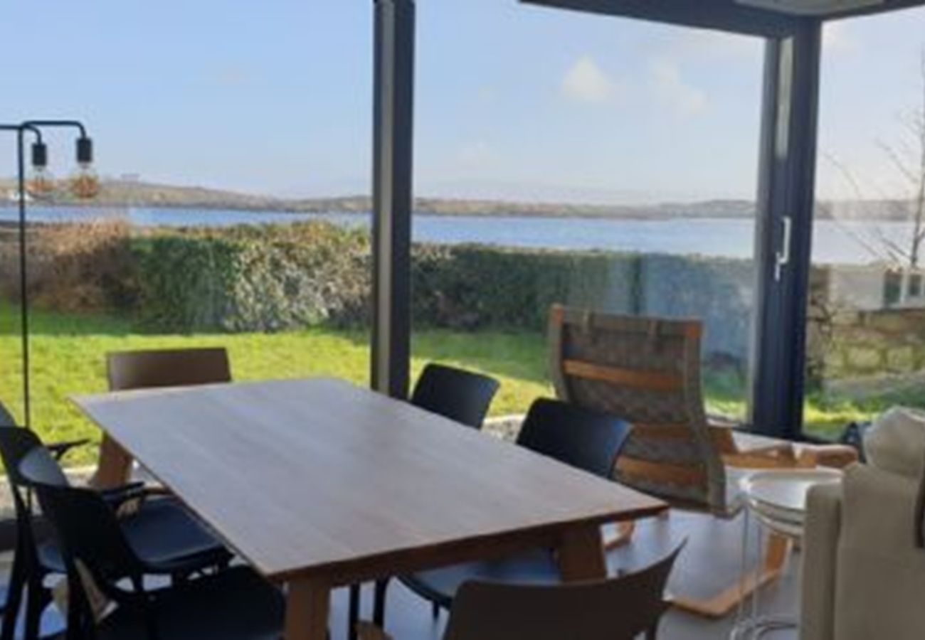 House in Roundstone - West Haven -  A Coastal Retreat in the Heart of Roundstone