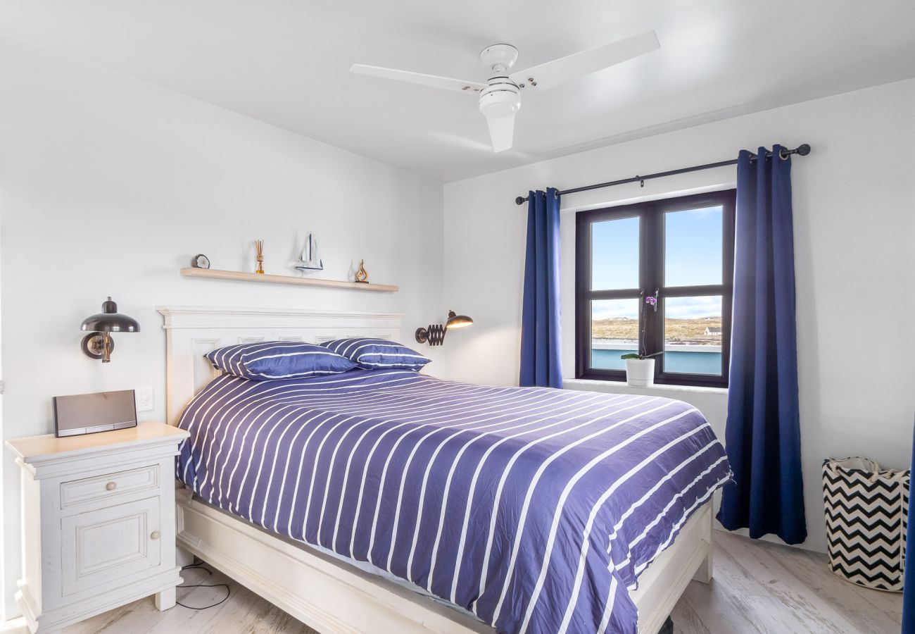 Cottage in Carna - Ocean Mist Luxurious Seaside Haven