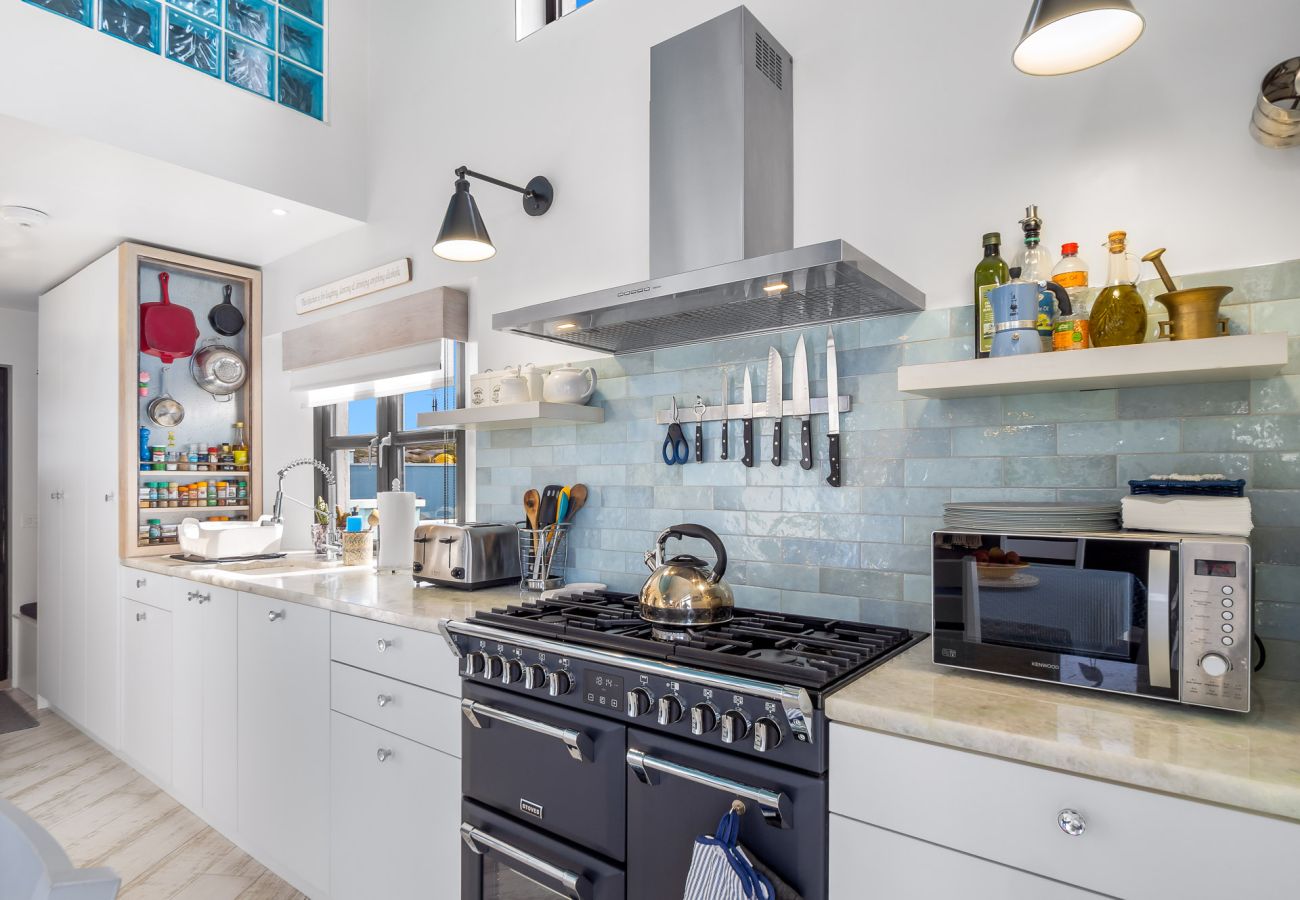 Cottage in Carna - Ocean Mist Luxurious Seaside Haven