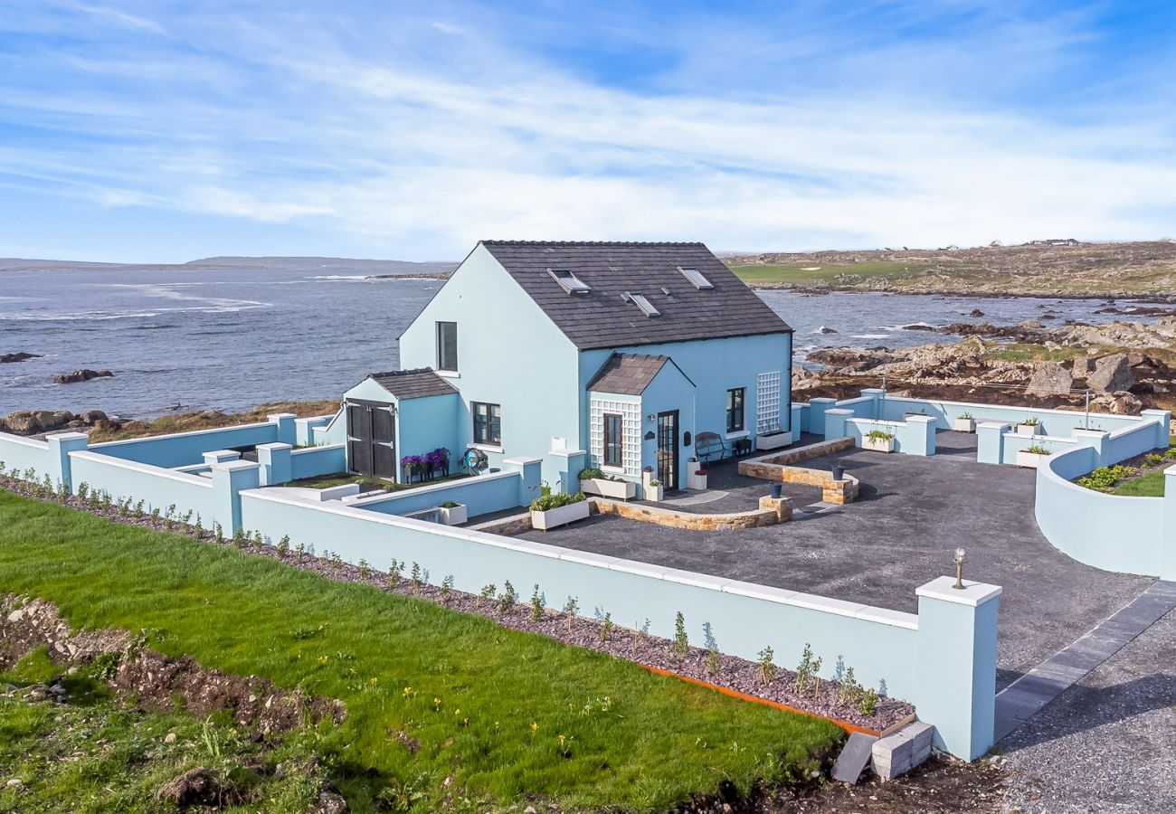 Cottage in Carna - Ocean Mist Luxurious Seaside Haven