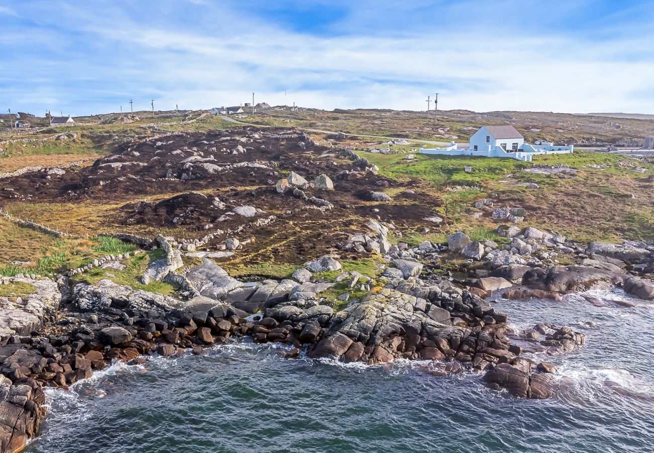 Cottage in Carna - Ocean Mist Luxurious Seaside Haven