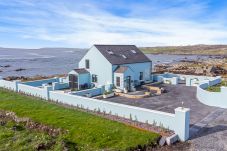 Cottage in Carna - Ocean Mist Luxurious Seaside Haven