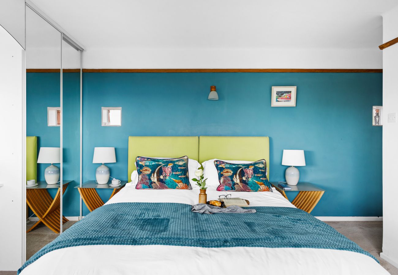 House in Charlestown - Blue Haze - Family accommodation with private beach access