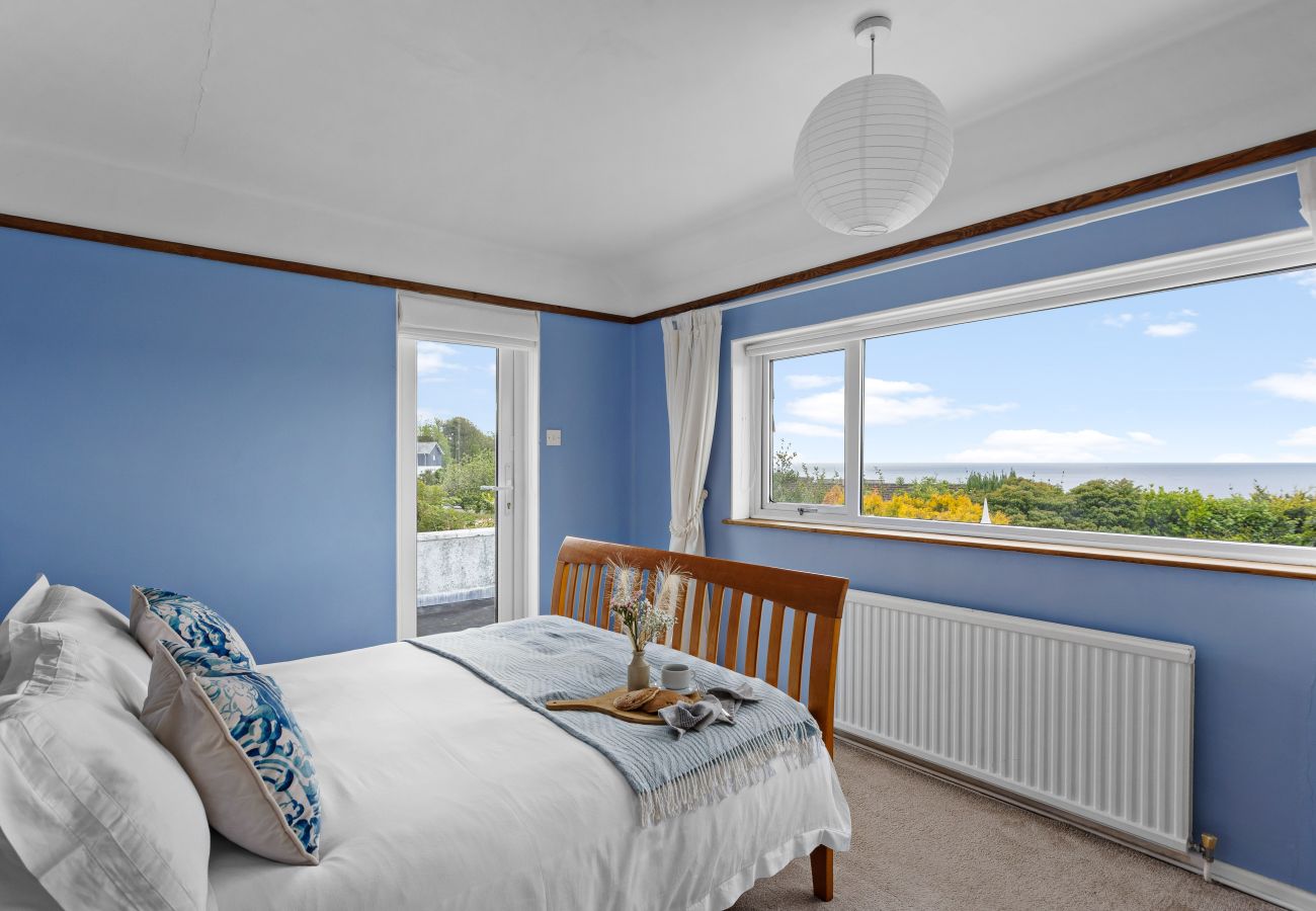 House in Charlestown - Blue Haze - Family accommodation with private beach access