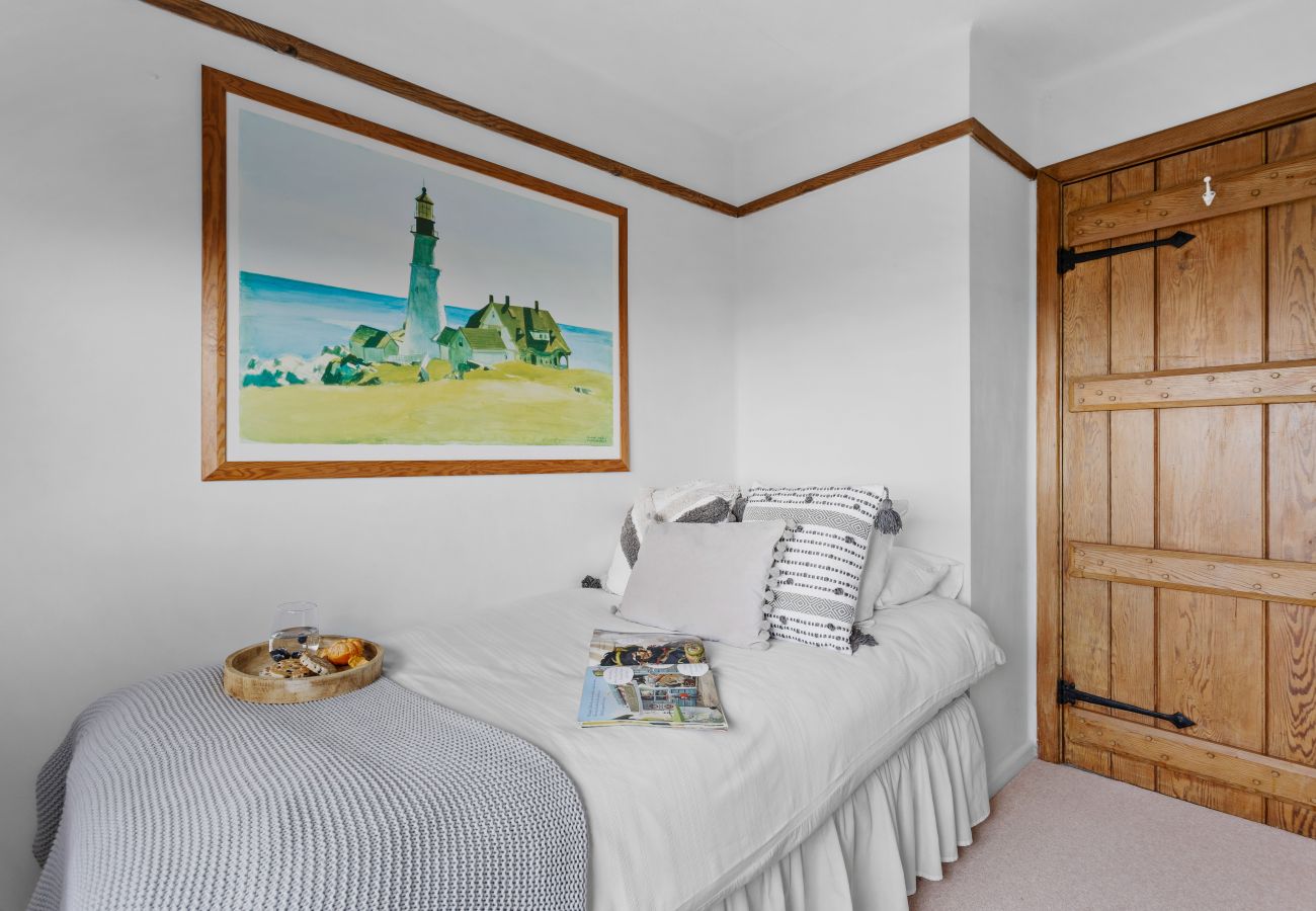 House in Charlestown - Blue Haze - Family accommodation with private beach access
