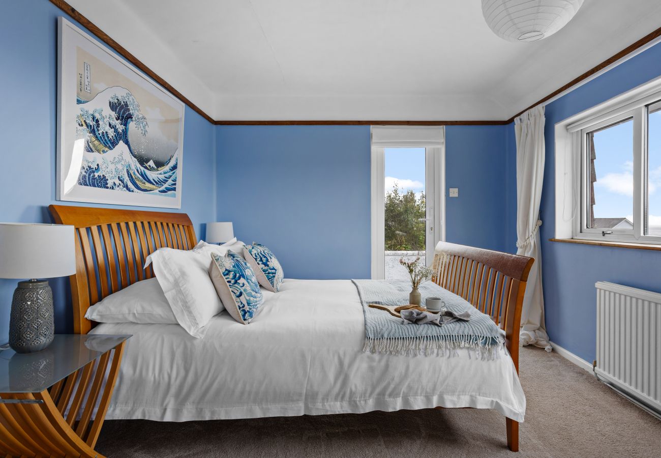 House in Charlestown - Blue Haze - Family accommodation with private beach access