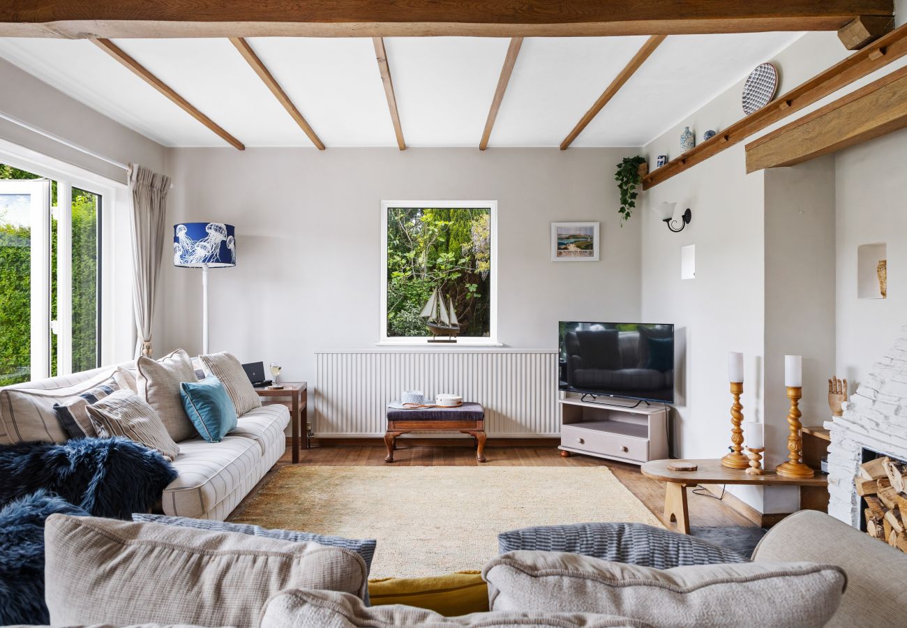 House in Charlestown - Blue Haze - Family accommodation with private beach access