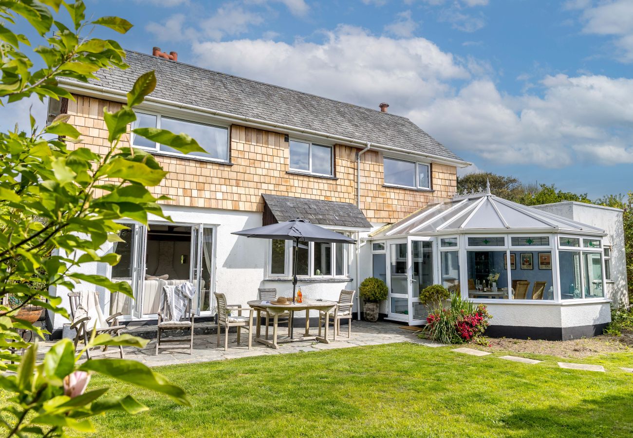 House in Charlestown - Blue Haze - Family accommodation with private beach access