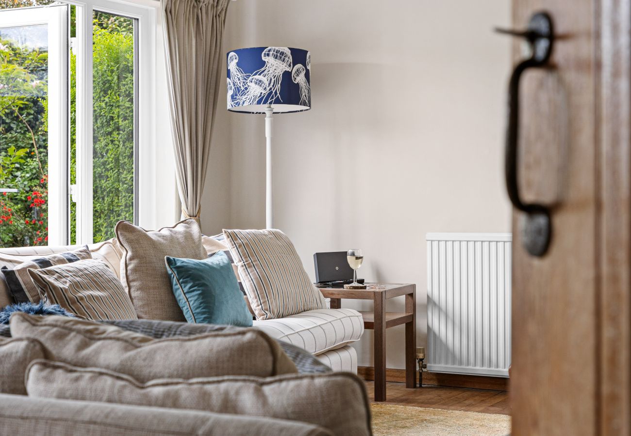 House in Charlestown - Blue Haze - Family accommodation with private beach access