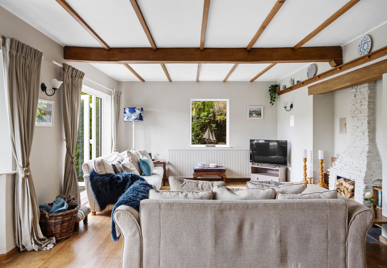 House in Charlestown - Blue Haze - Family accommodation with private beach access