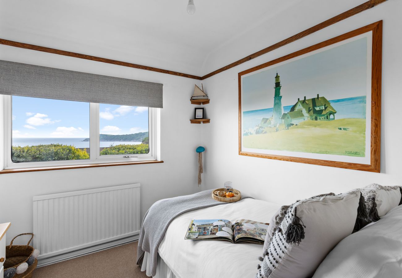 House in Charlestown - Blue Haze - Family accommodation with private beach access