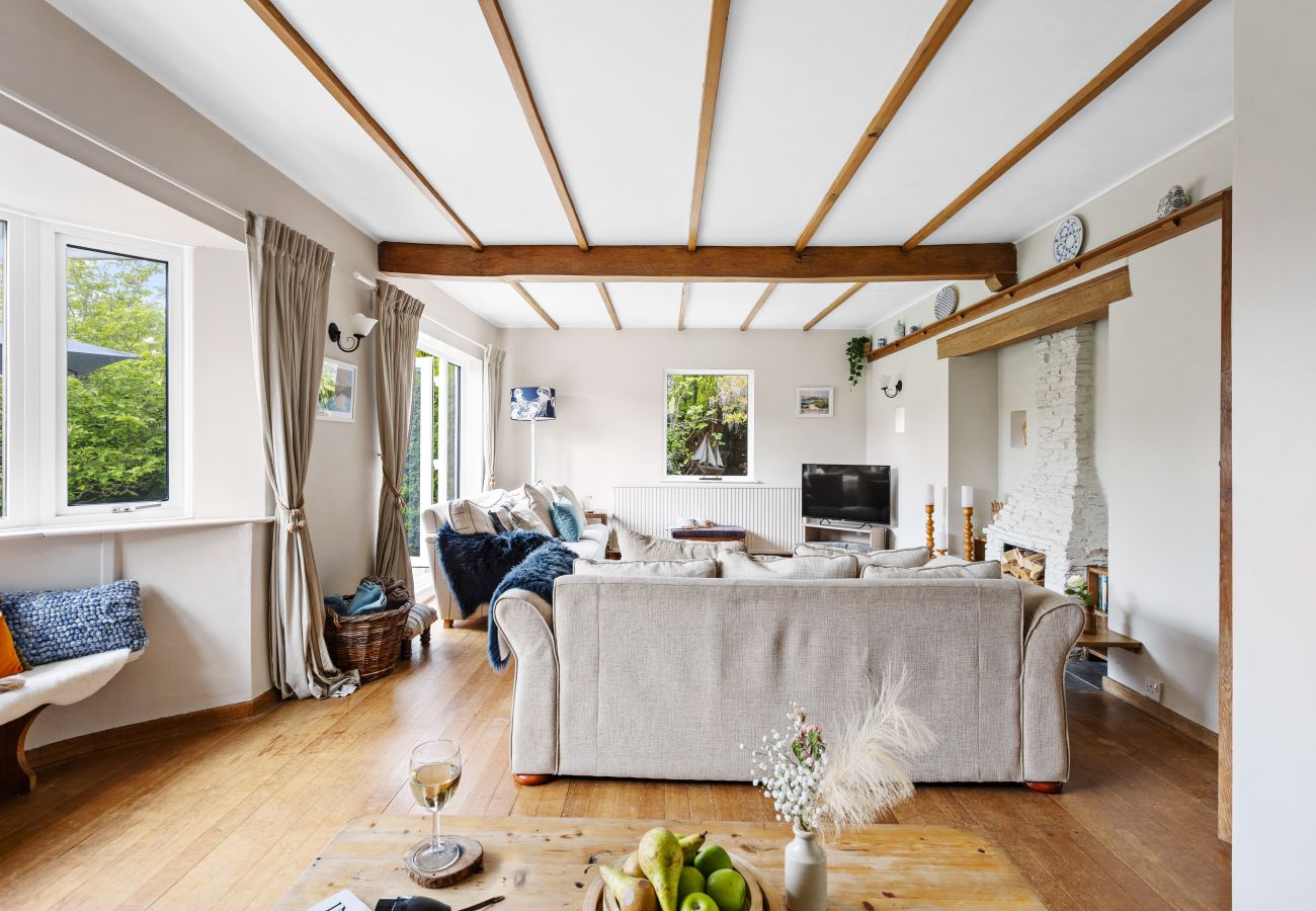 House in Charlestown - Blue Haze - Family accommodation with private beach access
