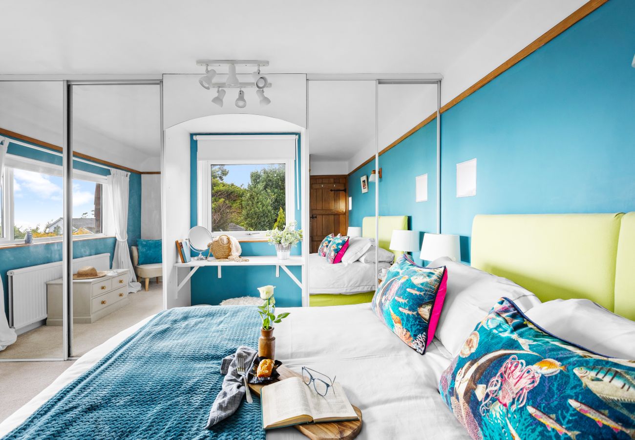 House in Charlestown - Blue Haze - Family accommodation with private beach access