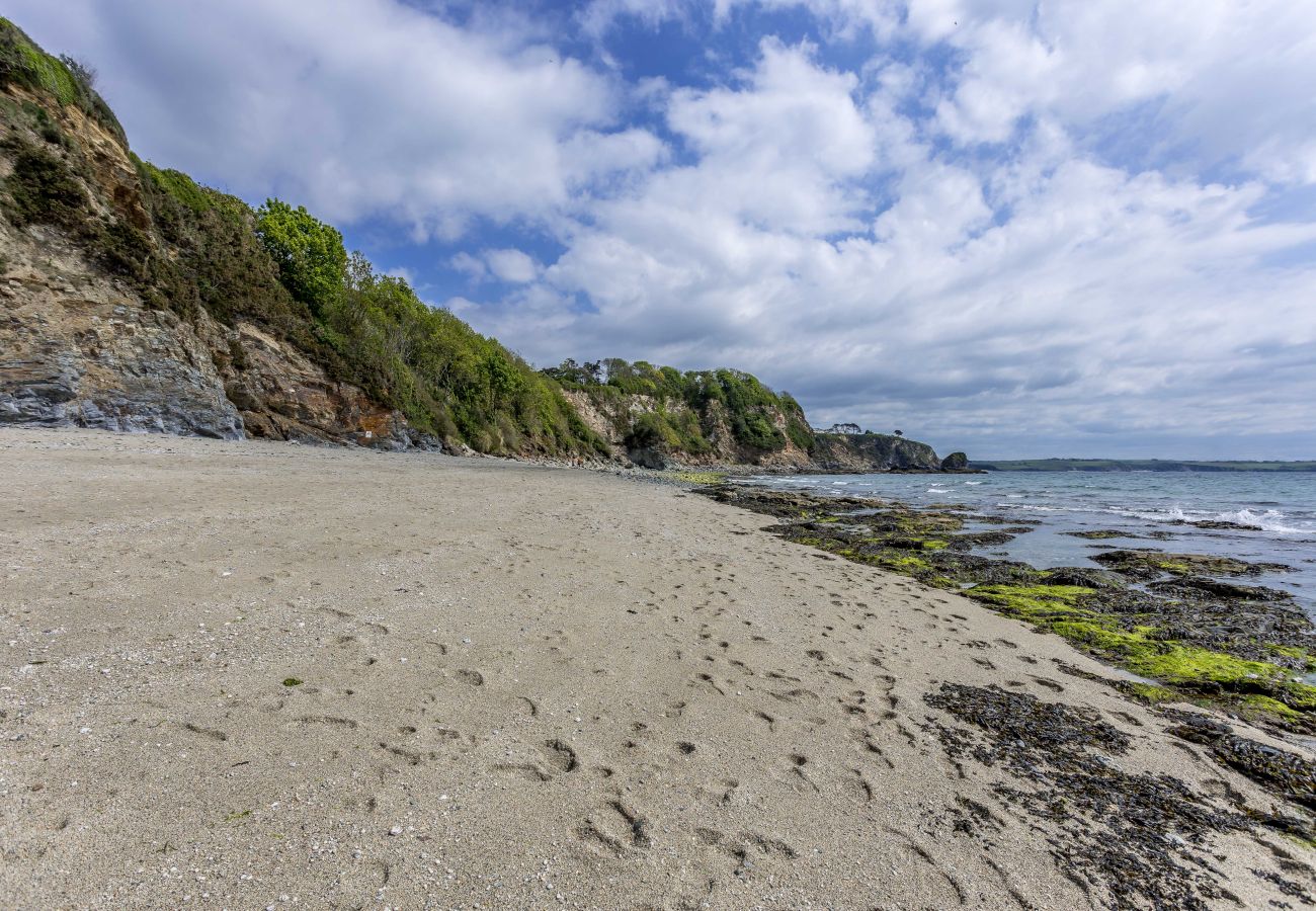 House in Charlestown - Blue Haze - Family accommodation with private beach access